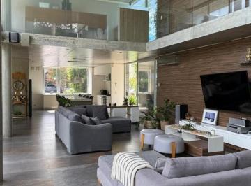 Casa · 611m² · 7 Ambientes · 4 Cocheras · Venta Exclusiva Casa en Kentucky, 4 Dorm. con Amenities