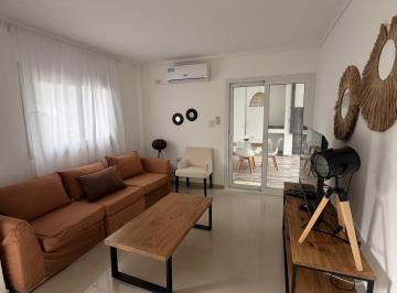 Casa · 250m² · 6 Ambientes · Casa Duplex Amoblada en Alquiler - La Calandria Zona Sur