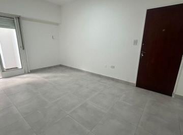 PH · 50m² · 4 Ambientes · PH en Alquiler La Plata 2 Dorm. Patio