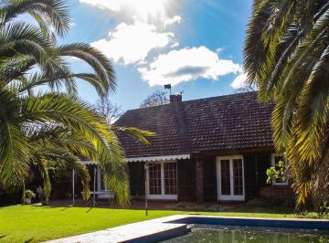 Casa · 313m² · 8 Ambientes · 4 Cocheras · Casa en Las Lomas de San Isidro