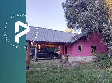 Casa · 88m² · 3 Ambientes · 2 Cocheras · Venta Casa 2 Dorm 2 Coch Cubiertas Lote 500 m² - Apta Crédito B° Norte Villa La Angostura