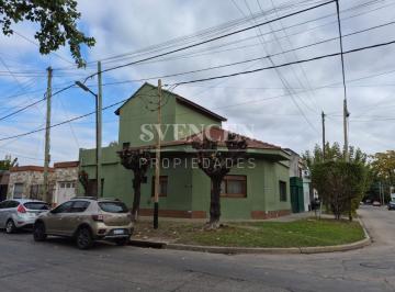 Casa de 5 ambientes, Quilmes · Casa 4 Dorm. en Quilmes Oeste