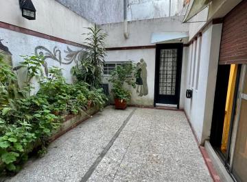 Departamento de 3 ambientes, Barracas · 3 Ambientes, Planta Baja con Patio. Excelente Estado 98 m²