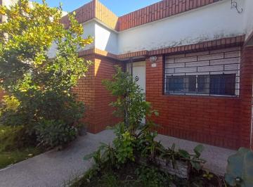 Casa · 70m² · 3 Ambientes · 2 Cocheras · Venta Casa 3 Ambientes Pablo Podesta