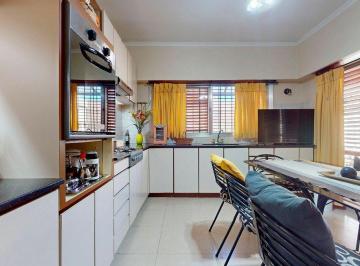 Casa · 134m² · 4 Ambientes · 1 Cochera · Casa en Venta Platanos