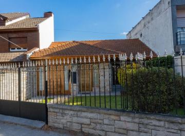 Casa · 160m² · 3 Ambientes · 1 Cochera · Santilli - Meeks 661 Temperley