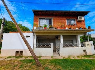 Casa · 250m² · 5 Ambientes · 1 Cochera · En Venta – Vivienda Multifamiliar en Palomar - Zona Cercana a Emaus y Acceso Oeste F: 11107