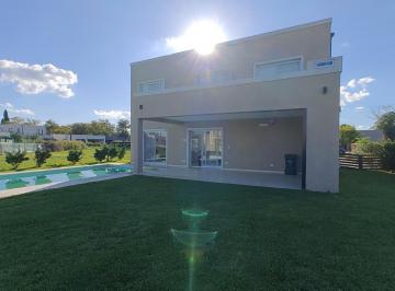Casa · 175m² · 4 Ambientes · 2 Cocheras · Casa Moderna 3 Dorm. con Pileta