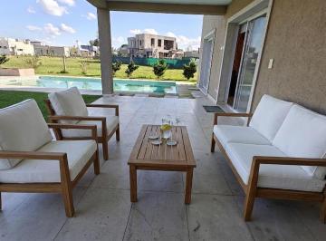 Casa · 175m² · 4 Ambientes · 2 Cocheras · Casa Moderna 3 Dorm. con Pileta