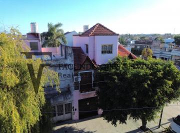 Casa · 169m² · 6 Ambientes · 1 Cochera · Venta Casa 6 Ambientes Villa Lugano Parrilla Jardin