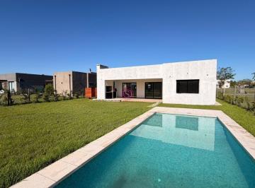 Casa · 144m² · 4 Ambientes · 1 Cochera · Casa en Venta en Barrio San Pablo, Pilar, G. B. a. Zona Norte