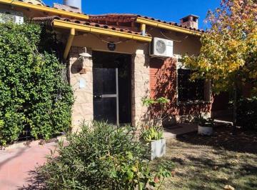 Casa · 273m² · 6 Ambientes · 1 Cochera · Casa en Venta en Pleno Centro de San Rafael