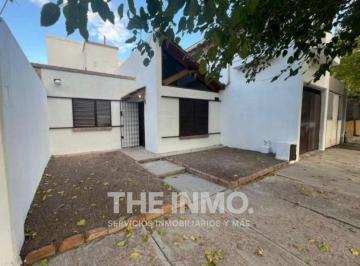 Casa de 6 ambientes, Capilla del Rosario · Casa con 200 m² y 3 Dorm. en Alquiler en Capilla del Rosario