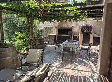 Casa · 181m² · 6 Ambientes · 2 Cocheras · Casa en Venta, Zona Céntrica de Mendoza