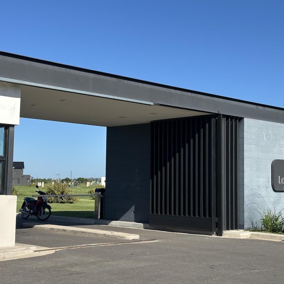 Ugarteche al 500, Fisherton, Rosario