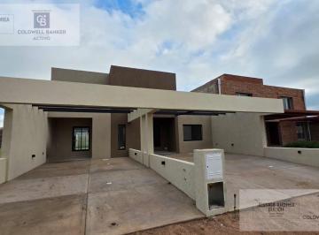 Casa · 150m² · 2 Dormitorios · 2 Cocheras · Venta Casa 2 Dorm en Docta