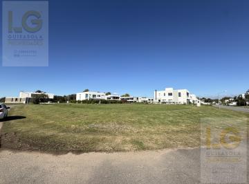 Terreno · 890m² · Lote en Venta en Greenville Polo Resort