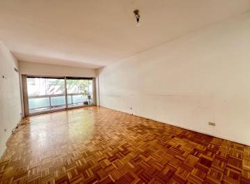 Departamento · 82m² · 4 Ambientes · 1 Cochera · Oportunidad Depto 3 Amb con Dependencia o Escritorio a Reciclar en Recoleta
