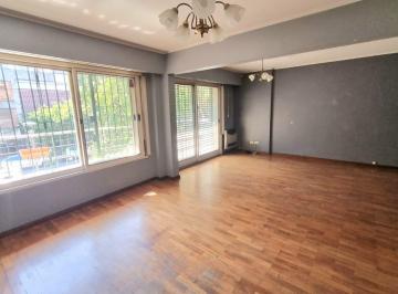 PH · 127m² · 4 Ambientes · Venta PH 4 Ambientes - Patio y Terraza - Primer Piso por Escalera en Barracas