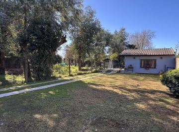 Casa · 51m² · 2 Ambientes · 4 Cocheras · Casa en Venta en Gran Terreno con Dos Locales y un Depto Monoambiente en del Viso, Pilar