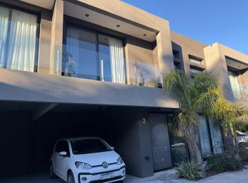 Departamento · 130m² · 4 Ambientes · 1 Cochera · Duplex Alquiler 4 Ambientes Amueblado con Pileta