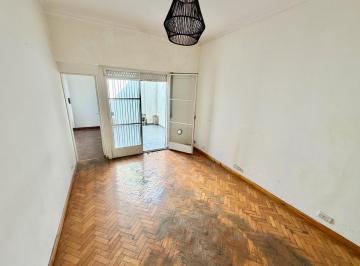 Departamento · 44m² · 3 Ambientes · 3 Ambientes Chico Lateral con 2 Patios Oportunidad Excelente Ubicación a m del Subte B