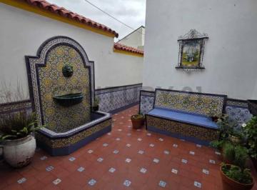 Casa · 172m² · 4 Ambientes · Oportunidad Única en Ramos Mejía: Casa de 4 Amb. Sobre Lote Propio de 567 m²