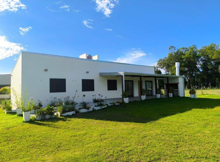 Casa · 100m² · 3 Dormitorios · 3 Cocheras