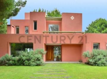 Casa · 166m² · 5 Ambientes · 2 Cocheras · Casa en Costa Esmeralda Pinamar en Venta