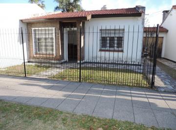 Casa de 4 ambientes, Avellaneda · Wilde, Chalet 4 Amb. Garage 3 o 4 Autos, Gran Lote de 10 X 41,50