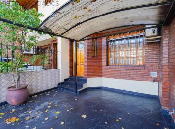 Casa · 142m² · 4 Ambientes · 1 Cochera · Triplex 4 Ambientes Cochera y Patio en Venta