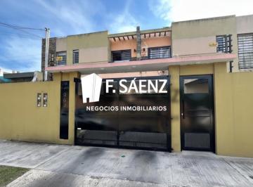 Casa · 58m² · 3 Ambientes · 1 Cochera · Duplex en Venta 3 Ambientes en Luis Guillon