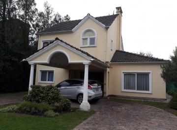 Casa · 200ha · 4 Ambientes · 1 Cochera · Casa en Venta Las Praderas de Lujan