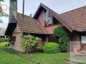 Casa · 342m² · 5 Ambientes · 3 Cocheras · Casa en Venta en Las Praderas de Lujan