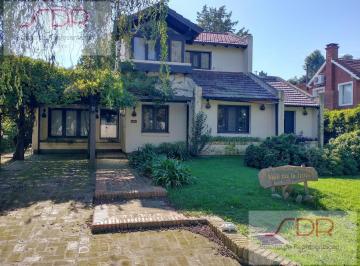 Casa · 261m² · 5 Ambientes · 1 Cochera · Casa en Las Praderas de Lujan