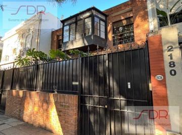 Casa · 420m² · 6 Ambientes · 3 Cocheras · Casa en Venta en Gorostiaga y 11 de Septiembre - Zona de Embajadas