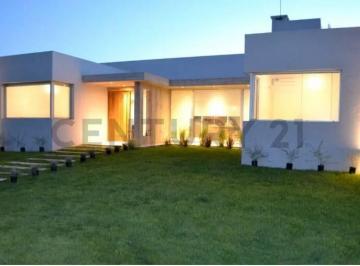 Casa · 155m² · 5 Ambientes · 2 Cocheras · Casa en Costa Esmeralda Pinamar en Venta
