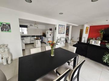 Departamento · 152m² · 8 Ambientes · 1 Cochera · Dúplex en Venta con 3 Dorm., Suite, Parrilla y Cochera