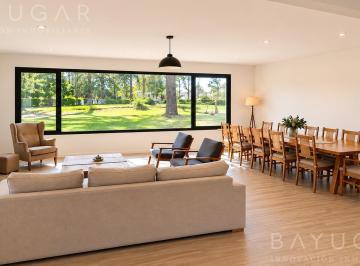 Casa · 248m² · 5 Ambientes · 2 Cocheras · Venta I Casa 6 Ambientes en Pinares C. Club / Exaltación de La Cruz