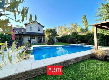Casa · 221m² · 4 Ambientes · 2 Cocheras · Casa en Alquiler en Canning Echeverría del Lago