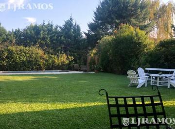 Casa · 220m² · 7 Ambientes · Casa con 3 Dorm. Mas Playroom en Alquiler en Los Ceibos - Rincon de Milberg