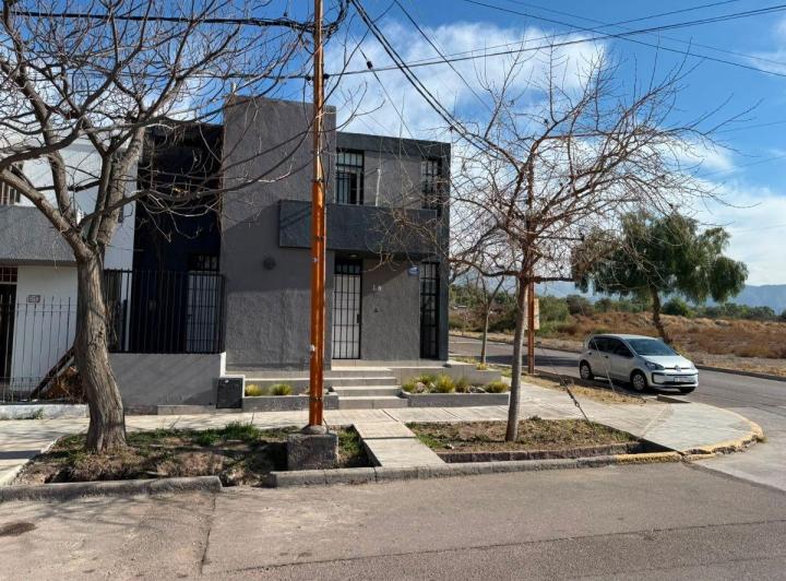 Casa · 180m² · 1 Ambiente