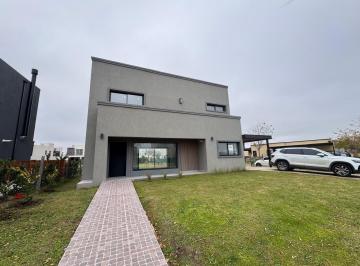 Casa · 169m² · 4 Ambientes · 1 Cochera · Casa en Alquiler en San Pablo, Pilar, G. B. a. Zona Norte