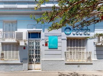 Oficina comercial · 200m² · 7 Ambientes · Clinica / Oficinas en Venta La Plata