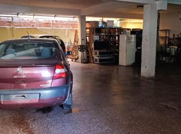 Bodega-Galpón · 282m² · 5 Ambientes · 3 Cocheras · Galpon + Vivienda Sobre Av Freyre