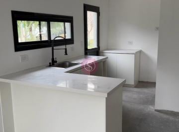Casa · 137m² · 4 Ambientes · 2 Cocheras · Casa en Venta en San Ramón, Pilar del Este, Pilar