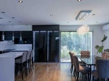 Casa · 191m² · 5 Ambientes · 1 Cochera · Casa en Alquiler en Terralagos
