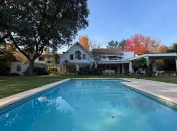 Casa de 8 ambientes, Pilar · Importante Casa Mayling - Venta