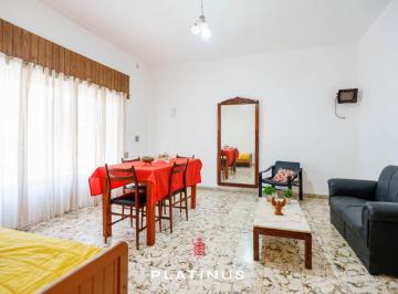 Casa · 180m² · 5 Ambientes · Casa en Venta de 4 Dorm. con Escritura - Barrio San Martín