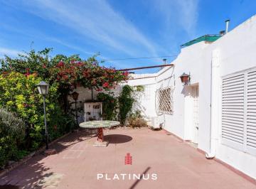 Casa · 180m² · 5 Ambientes · Casa en Venta de 4 Dorm. con Escritura - Barrio San Martín